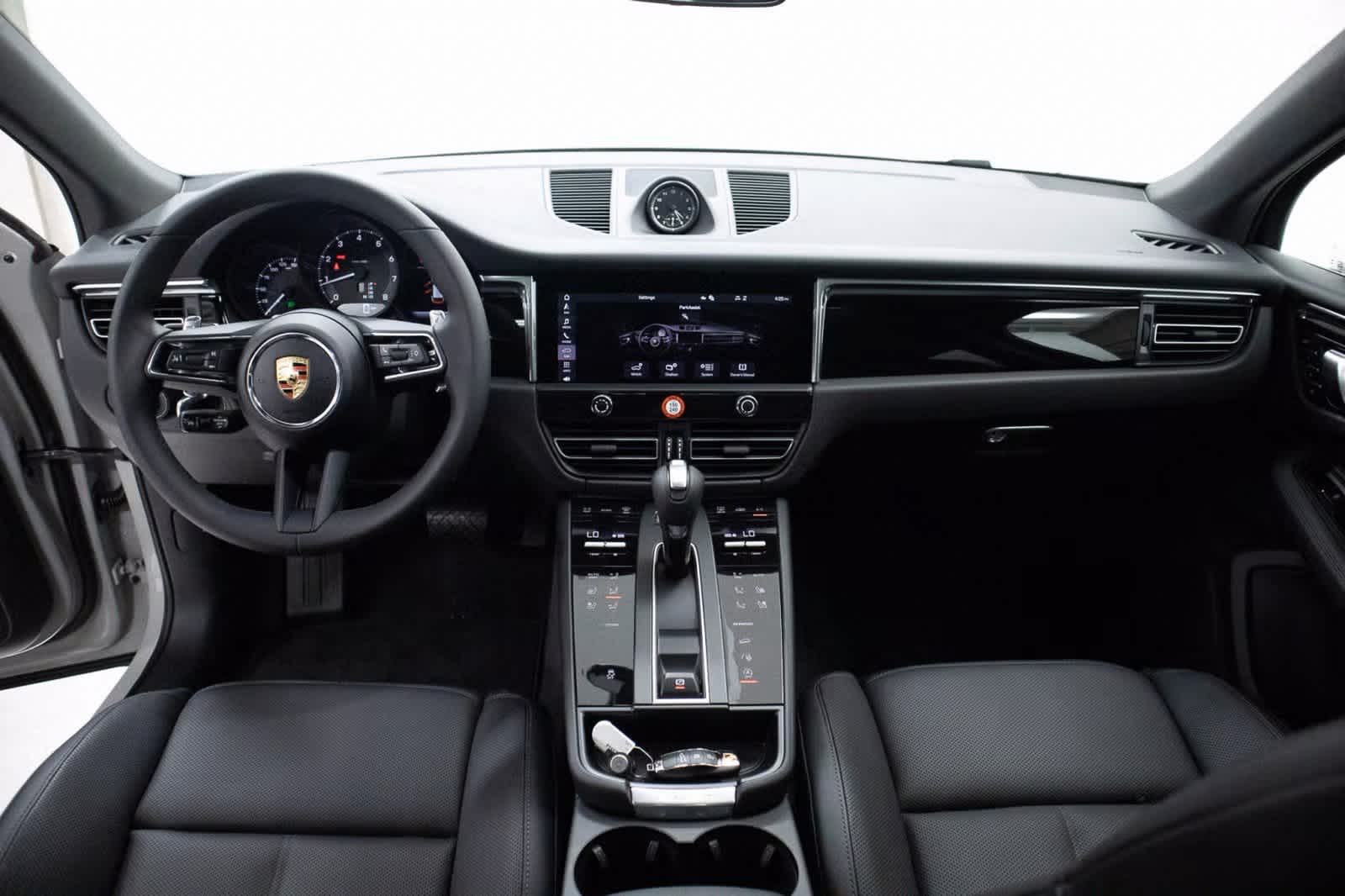 Thumbnail: 2025 Porsche Macan - 13