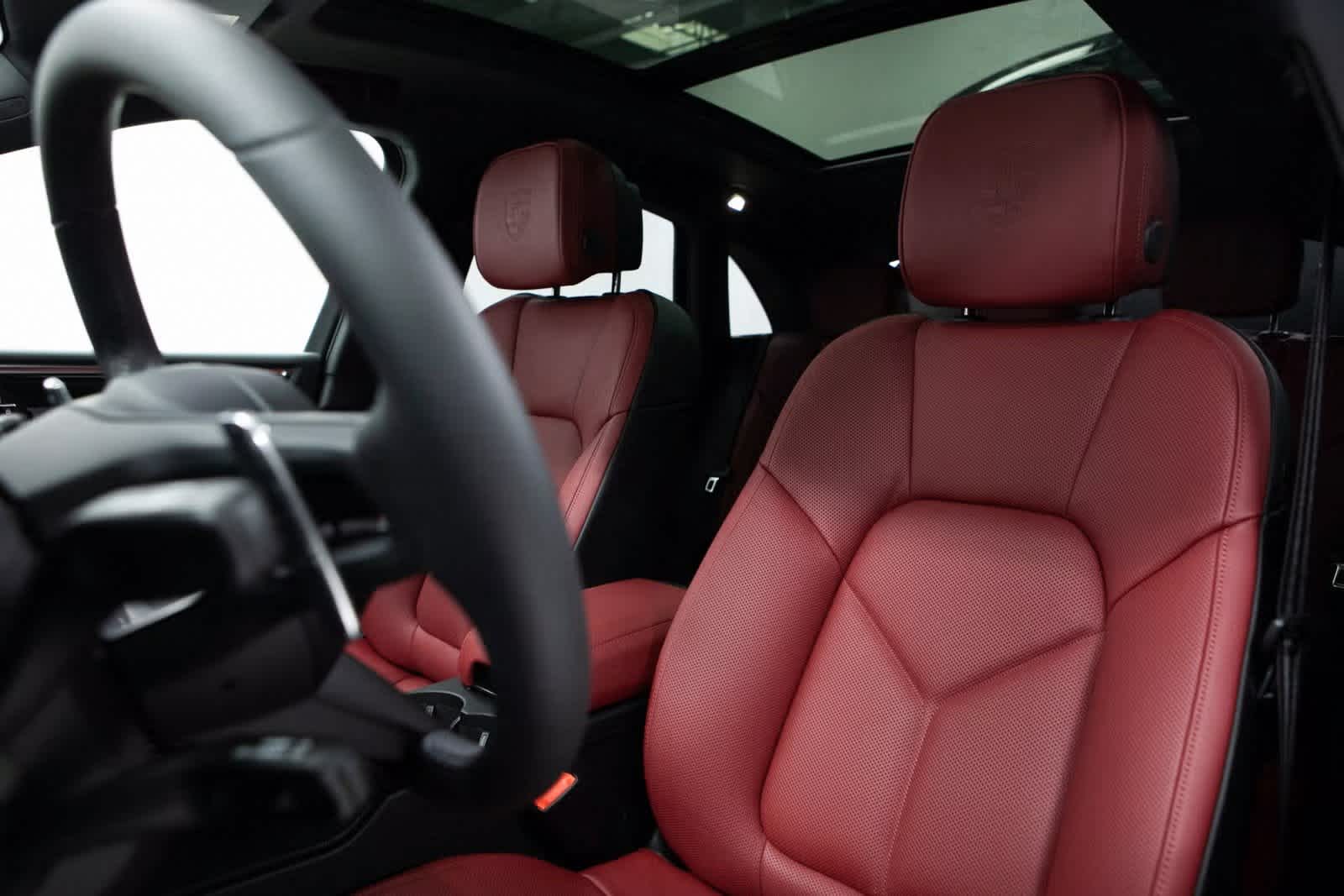 Thumbnail: 2025 Porsche Macan - 5