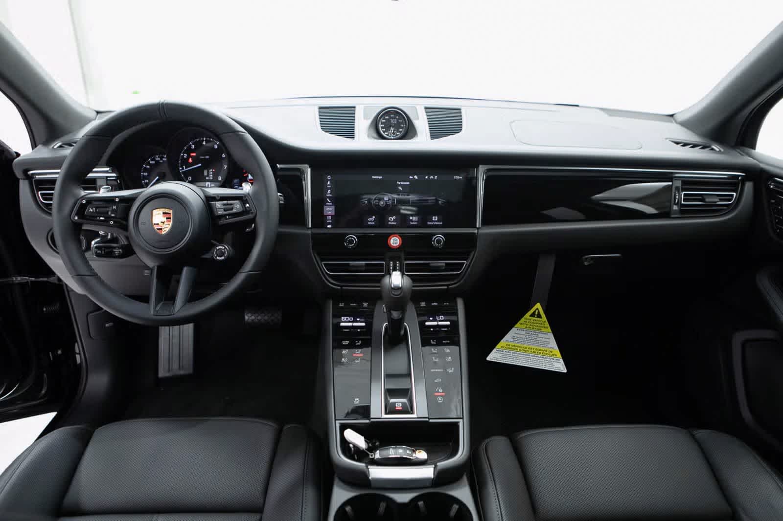 Thumbnail: 2026 Porsche Macan - 12