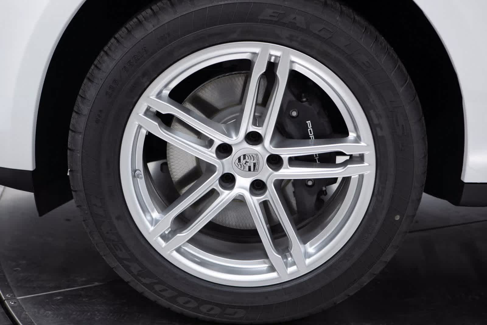 Thumbnail: 2025 Porsche Macan - 11