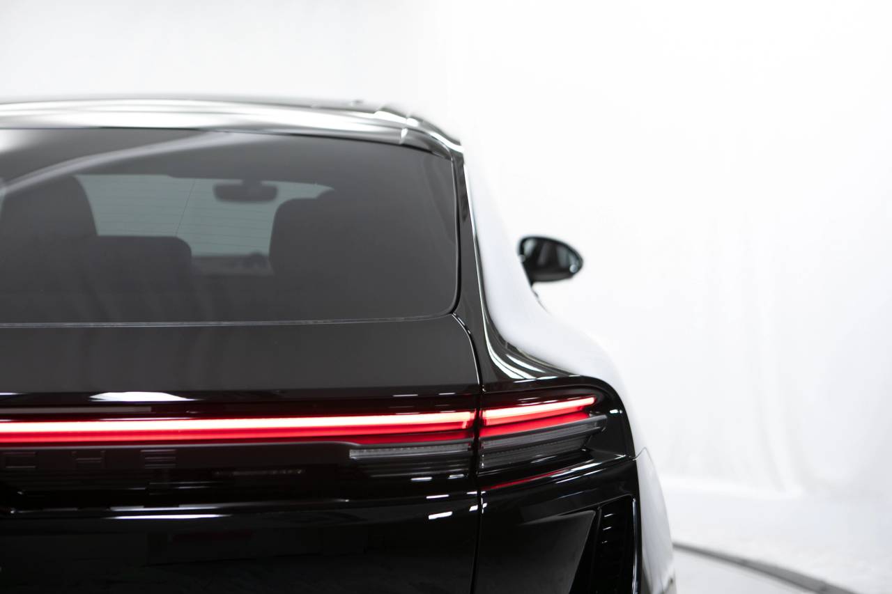 Thumbnail: 2026 Porsche Macan - 18