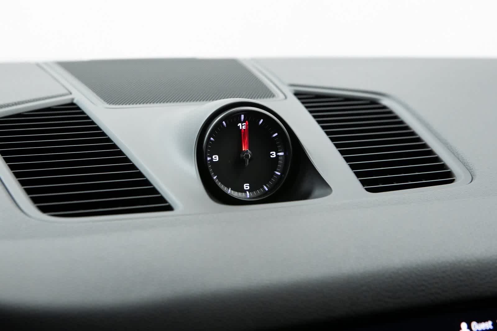 Thumbnail: 2023 Porsche Cayenne - 25