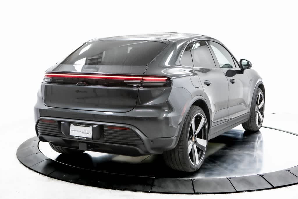 Thumbnail: 2025 Porsche Macan - 7