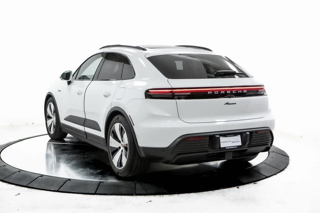 Thumbnail: 2025 Porsche Macan - 3