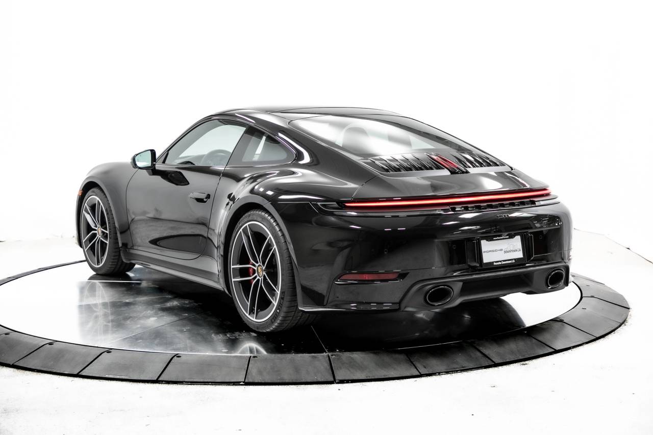 Thumbnail: 2025 Porsche 911 - 3