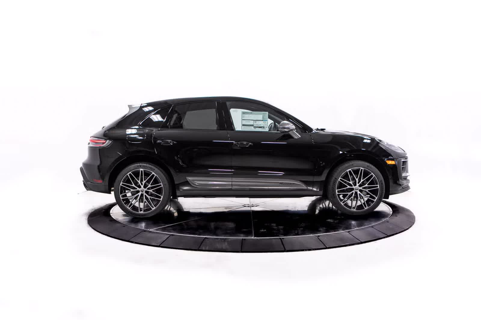 Thumbnail: 2026 Porsche Macan - 8