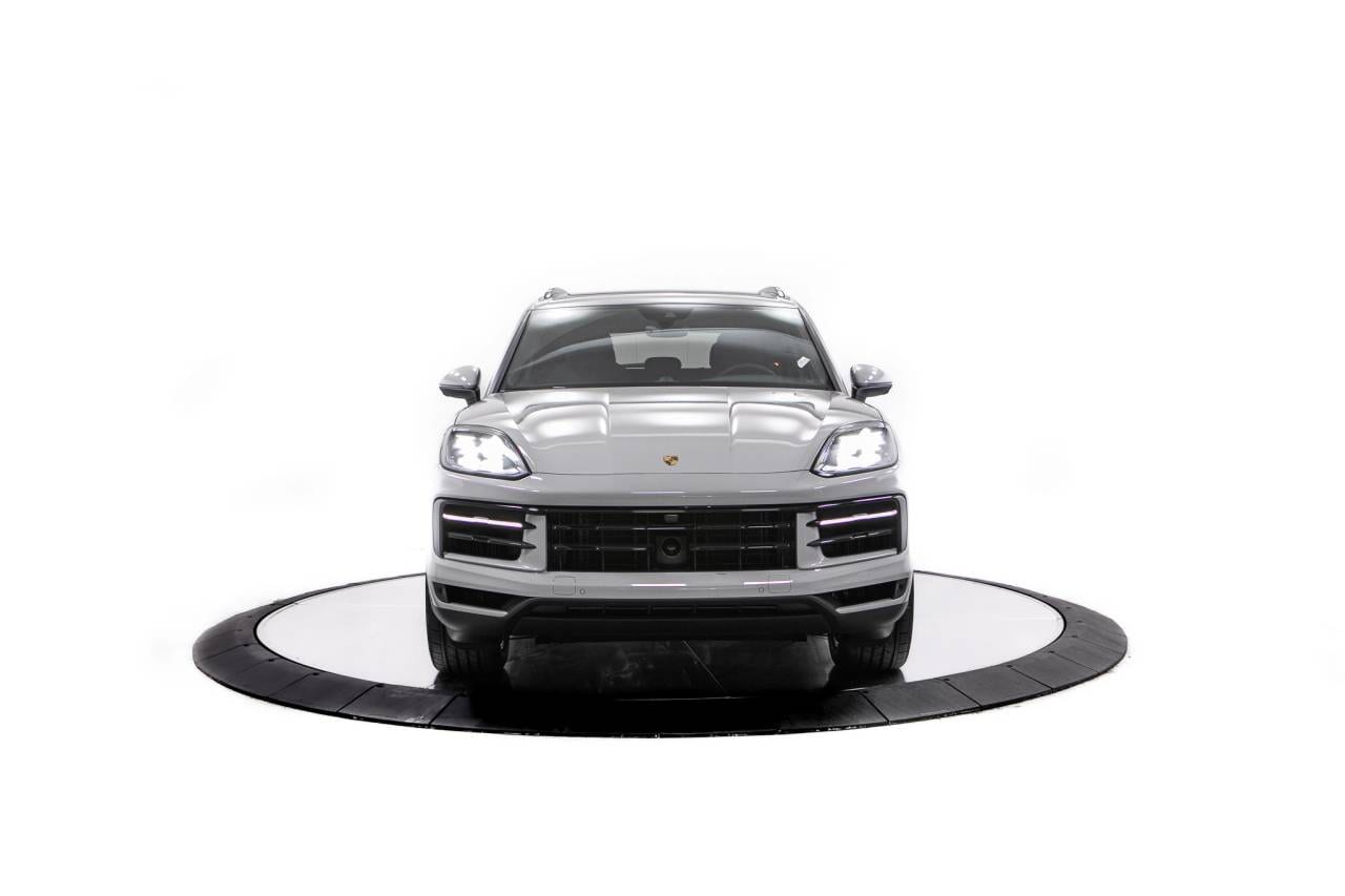 Thumbnail: 2026 Porsche Cayenne - 10