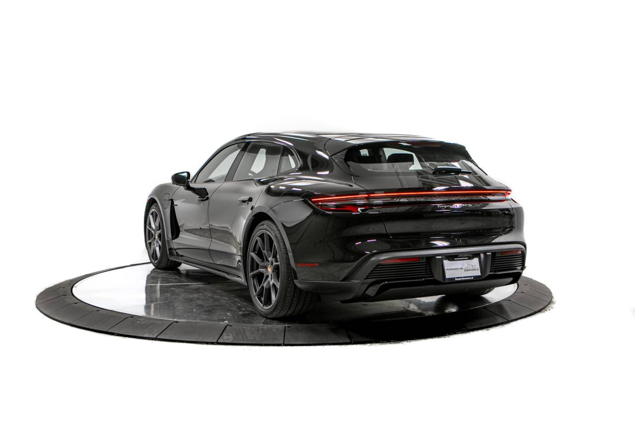 Thumbnail: 2026 Porsche Taycan - 3