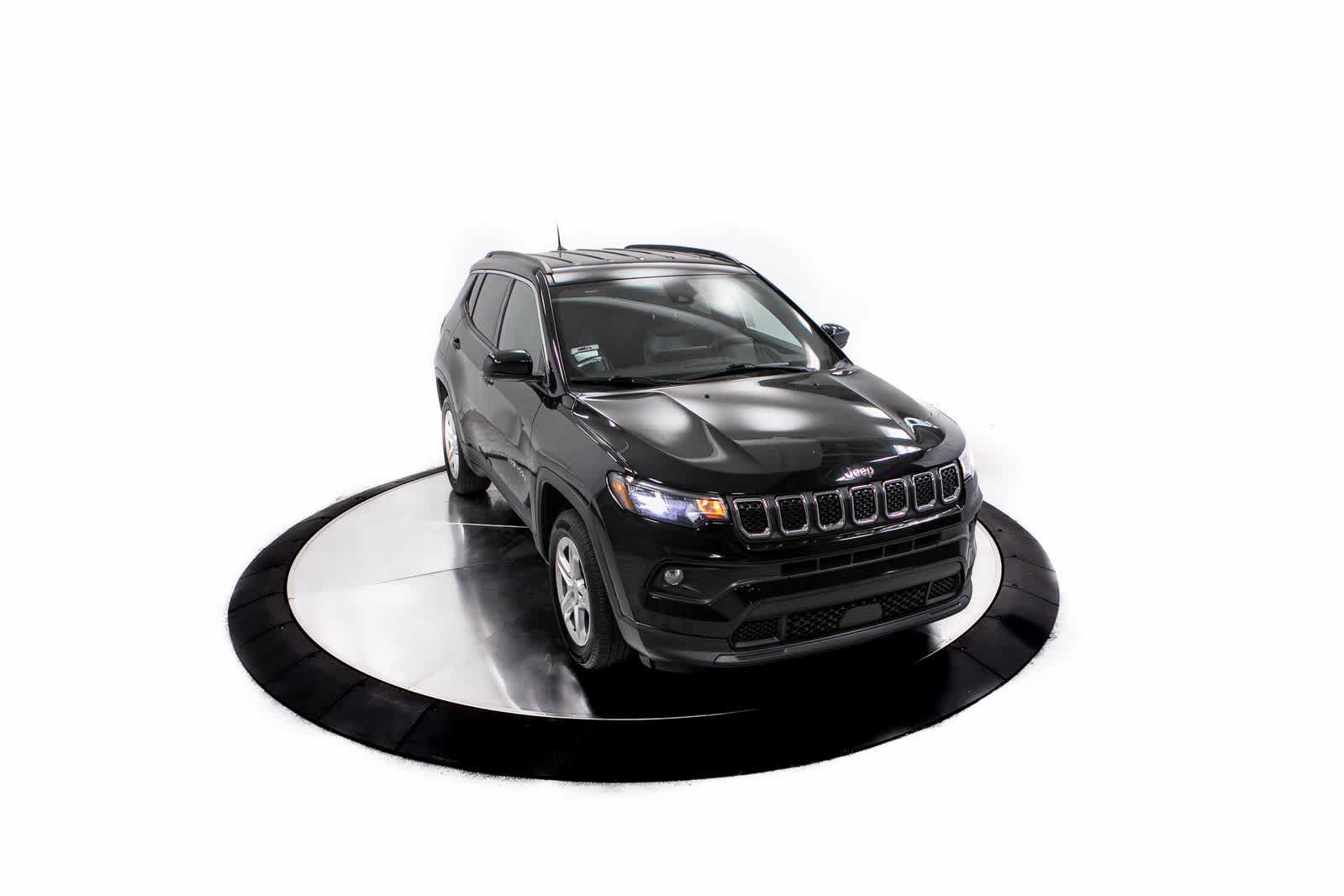 Thumbnail: 2023 Jeep Compass - 34