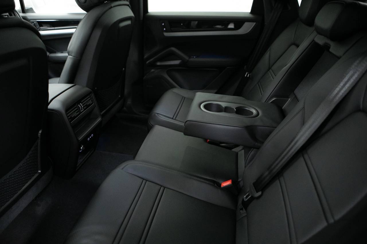 Thumbnail: 2026 Porsche  - 36