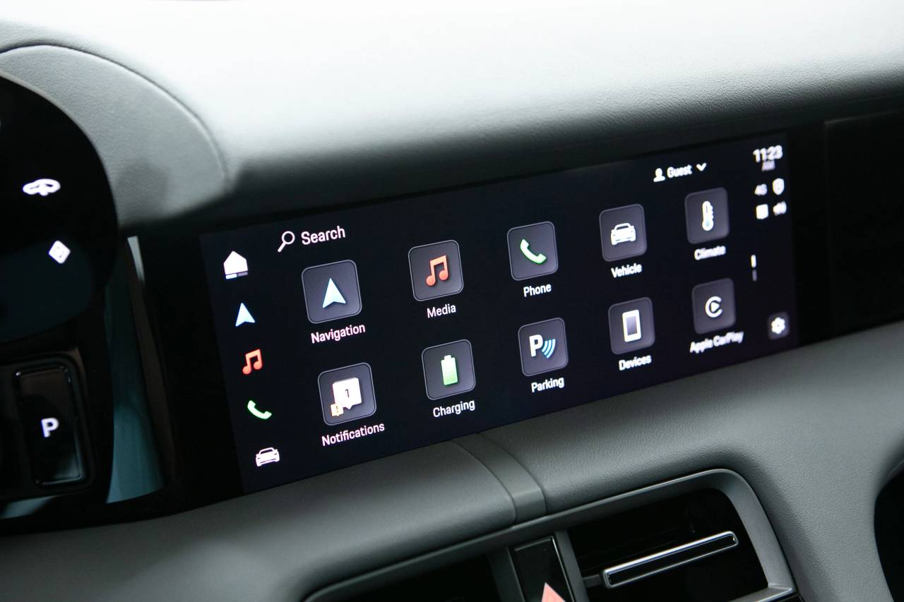 Thumbnail: 2025 Porsche Taycan - 22