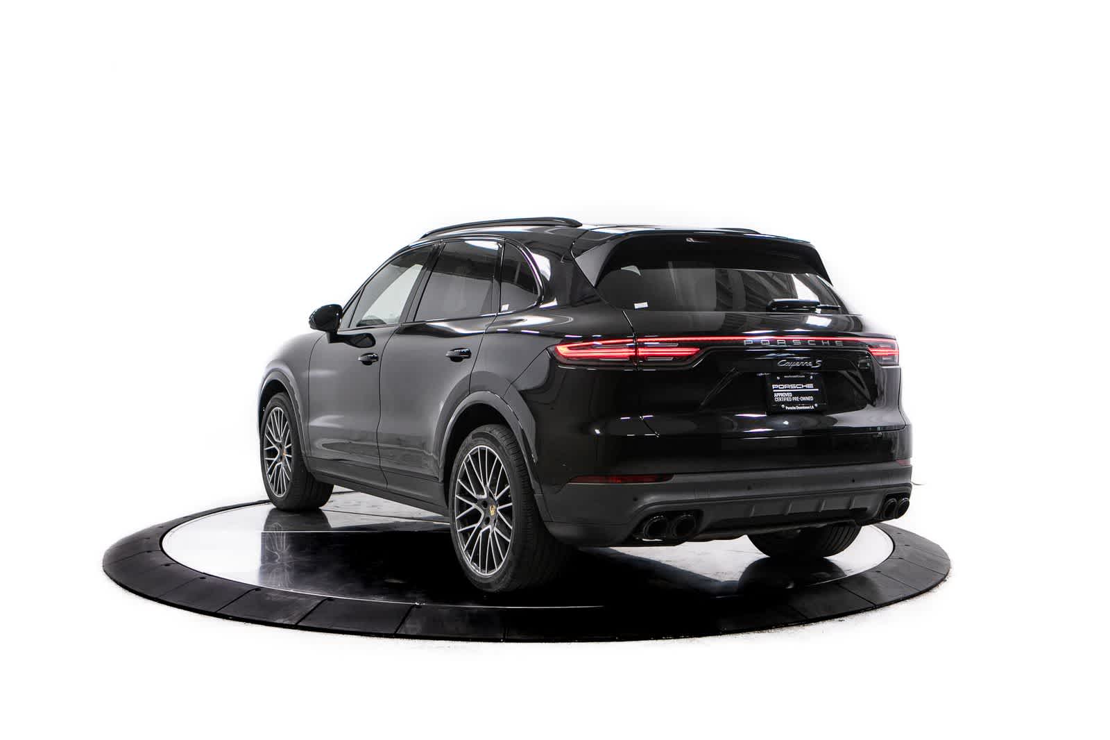 Thumbnail: 2023 Porsche Cayenne - 3