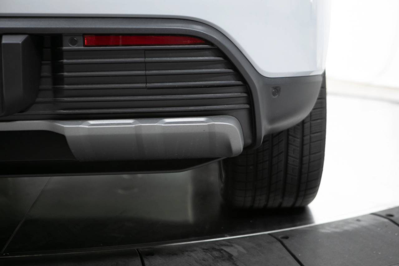 Thumbnail: 2026 Porsche Macan - 17