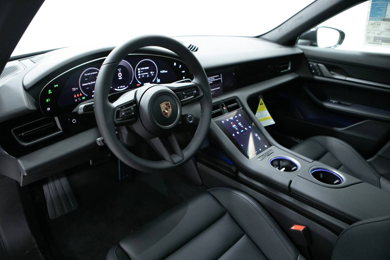 Thumbnail: 2025 Porsche Taycan - 7