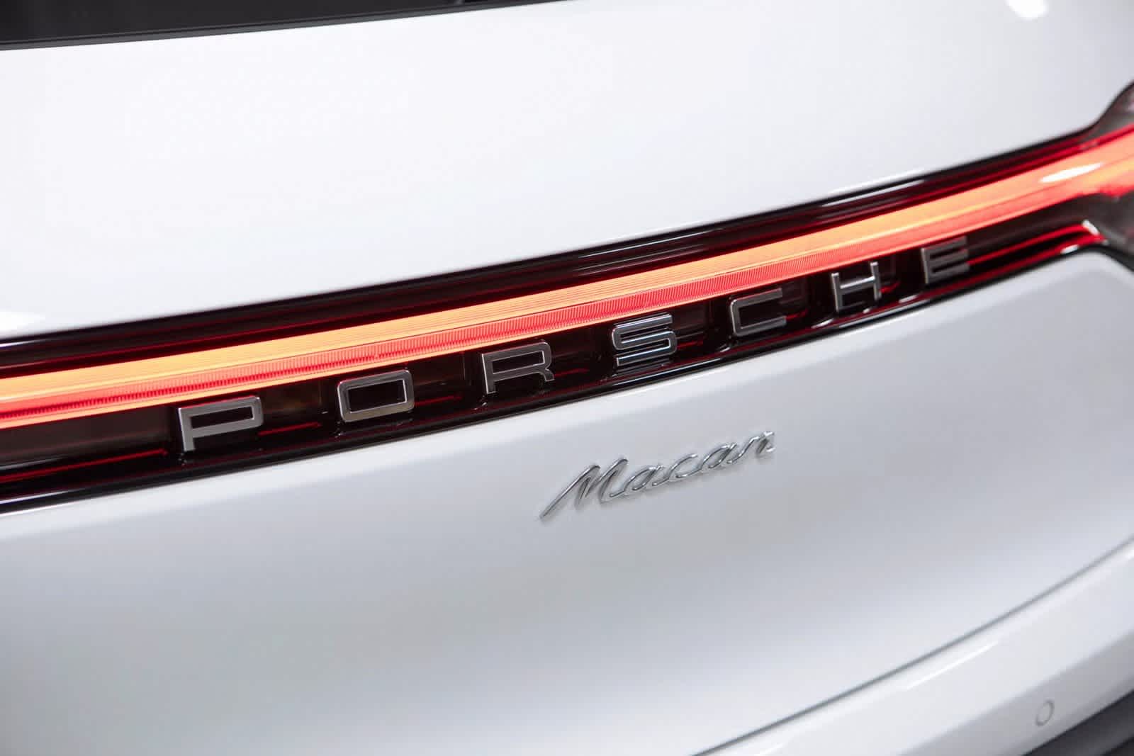 Thumbnail: 2025 Porsche Macan - 36