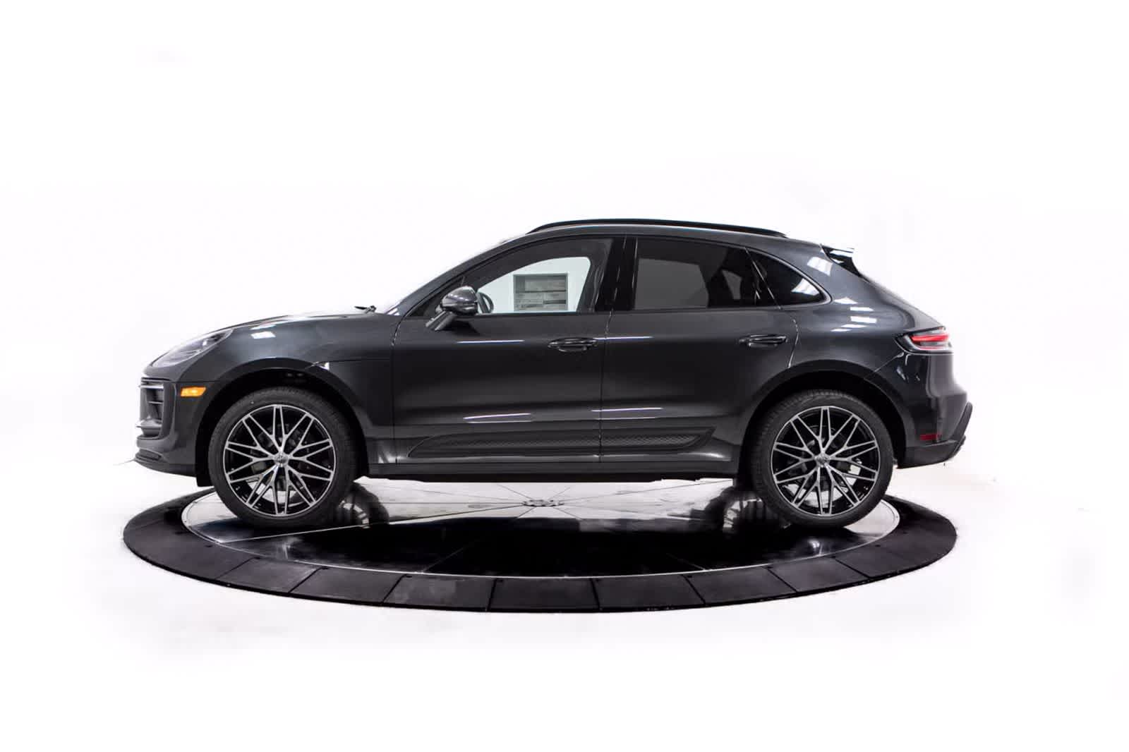 Thumbnail: 2026 Porsche Macan - 2