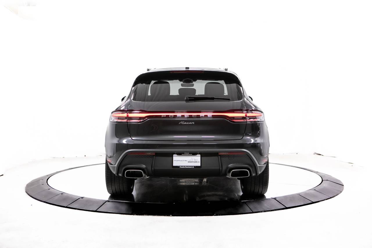 Thumbnail: 2026 Porsche Macan - 6