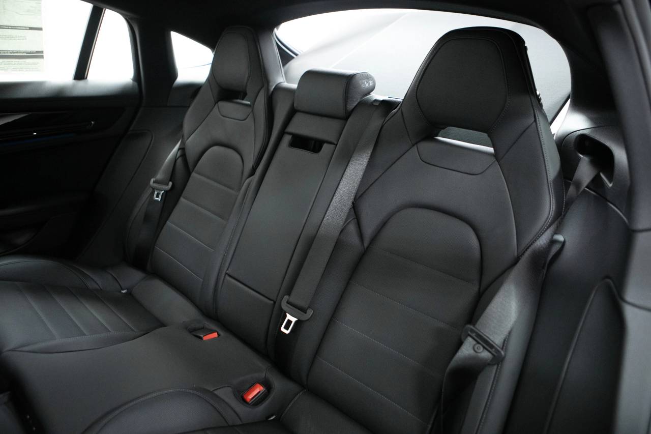 Thumbnail: 2026 Porsche Panamera - 37