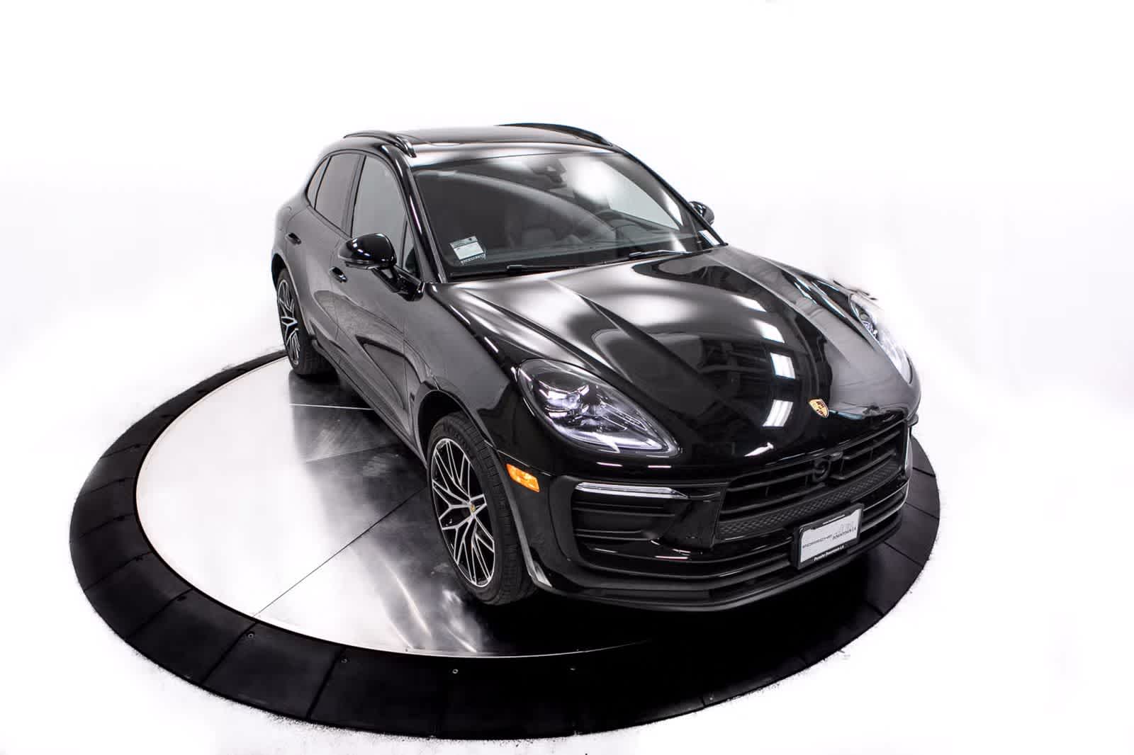Thumbnail: 2026 Porsche Macan - 22