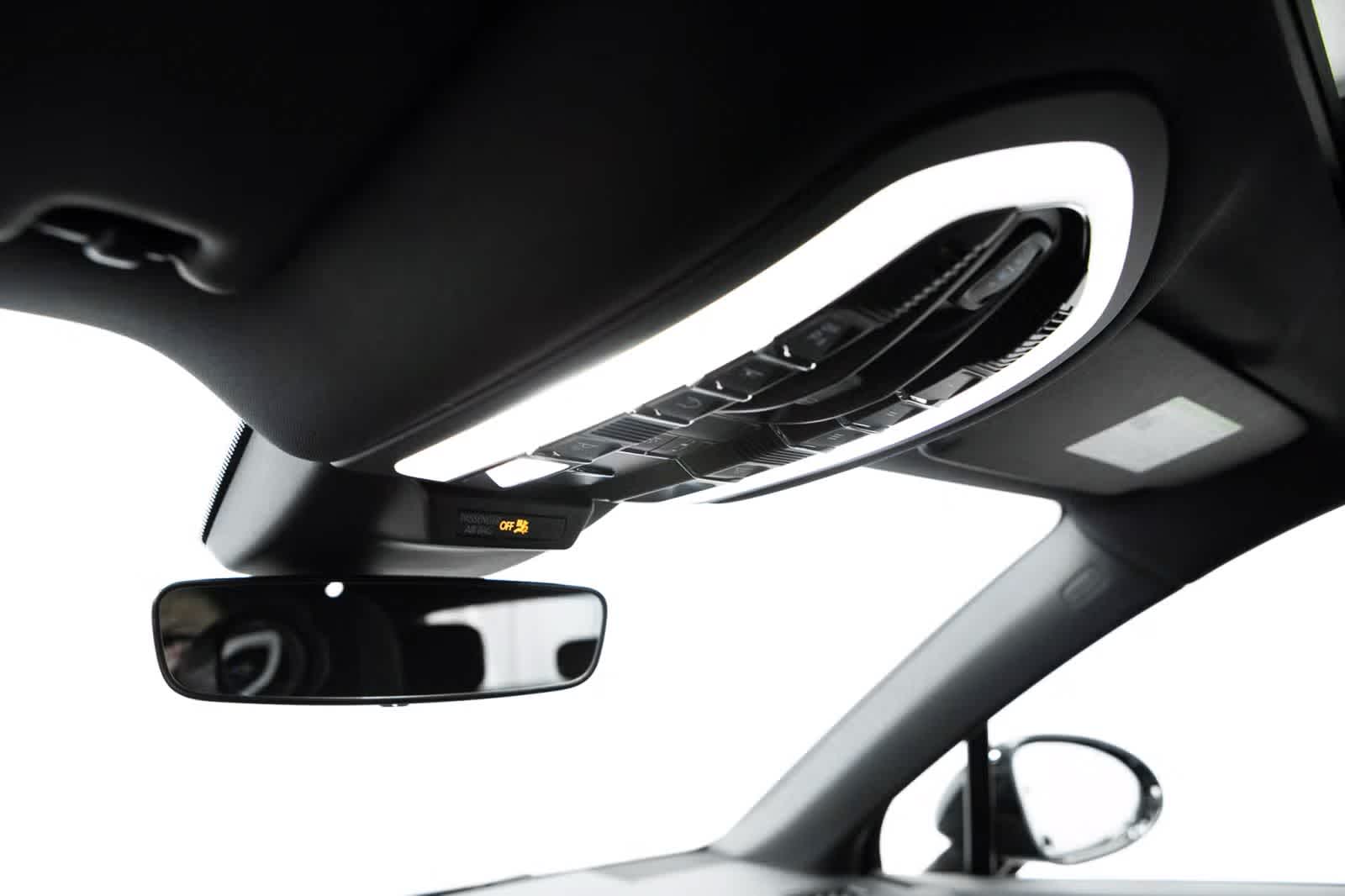 Thumbnail: 2026 Porsche Macan - 30