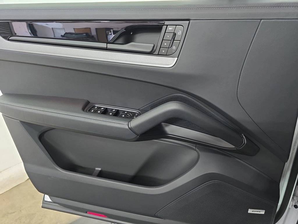 Thumbnail: 2026 Porsche Cayenne - 22