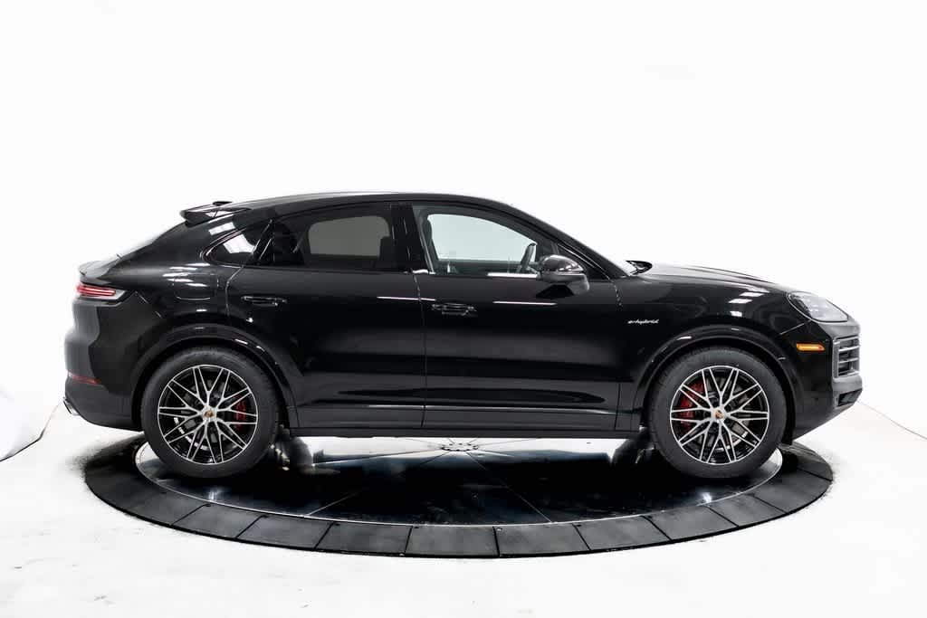 Thumbnail: 2025 Porsche  - 8