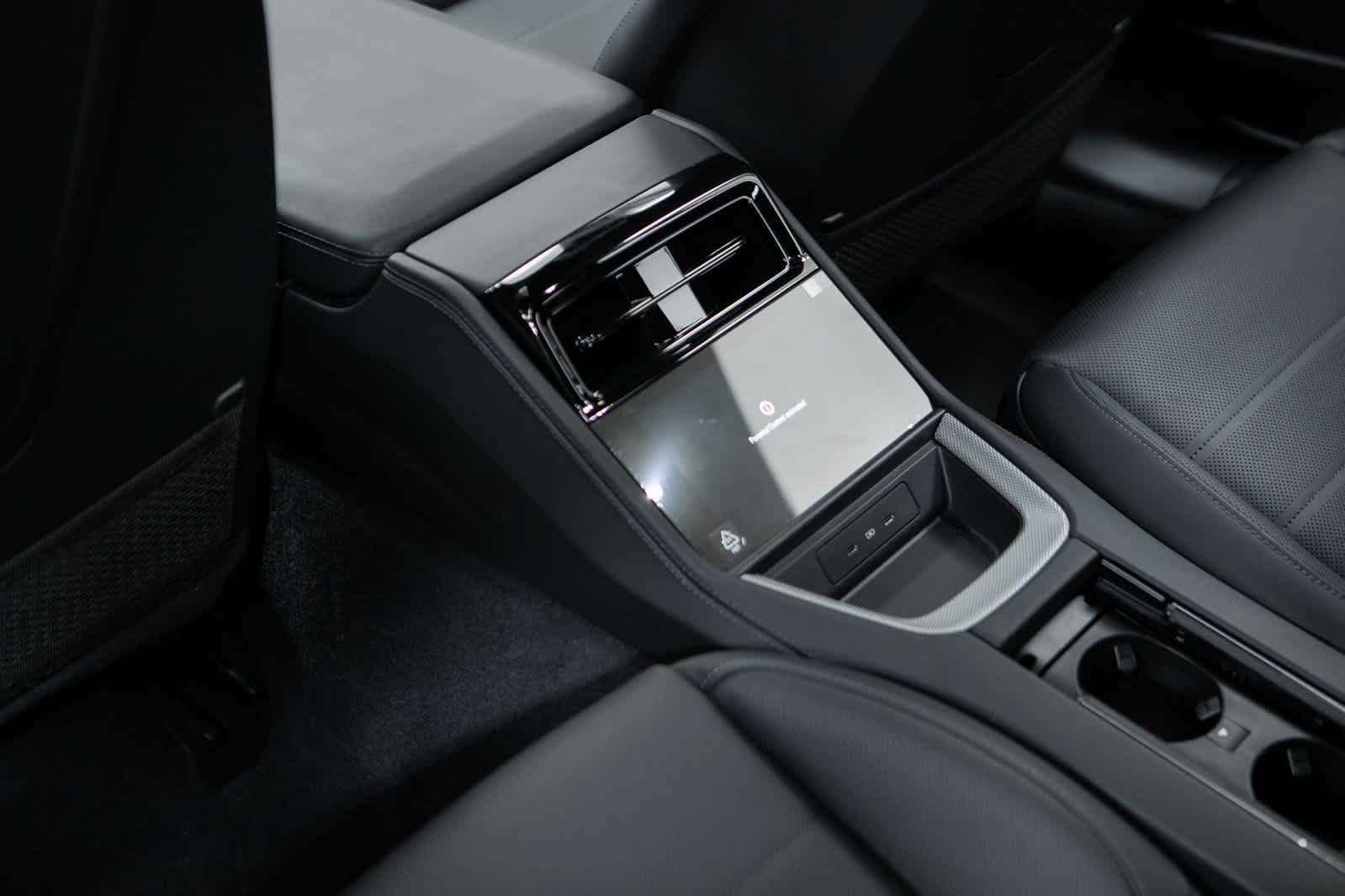 Thumbnail: 2025 Porsche Panamera - 29