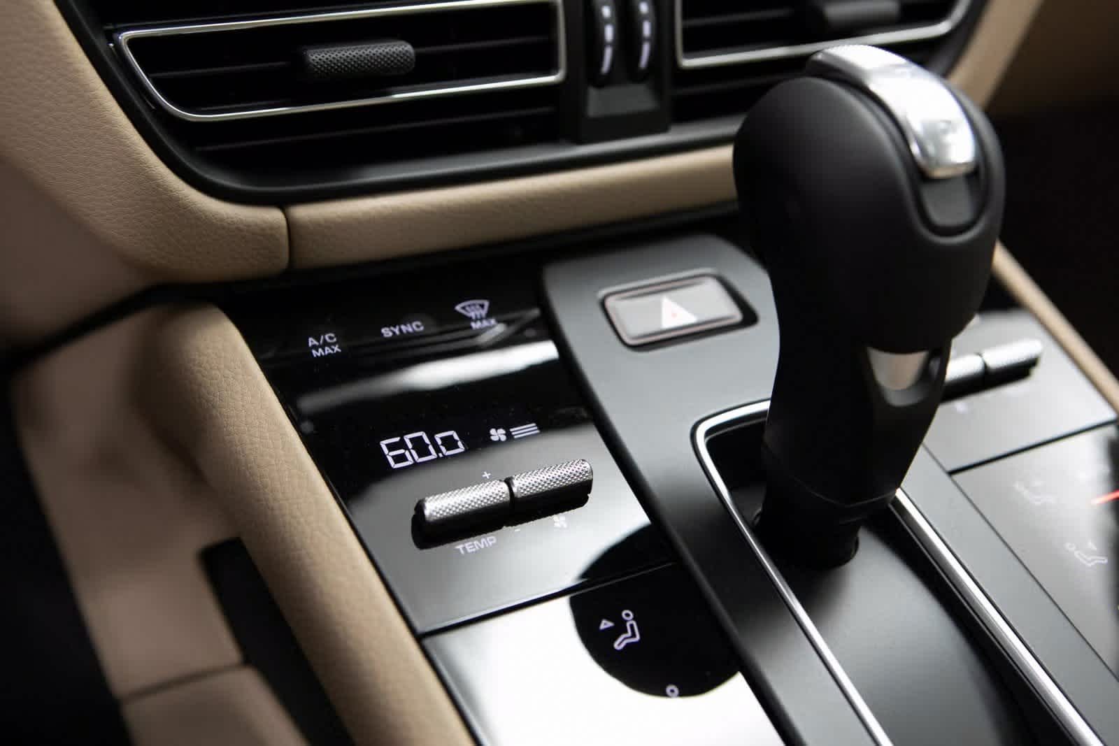 Thumbnail: 2025 Porsche Macan - 22