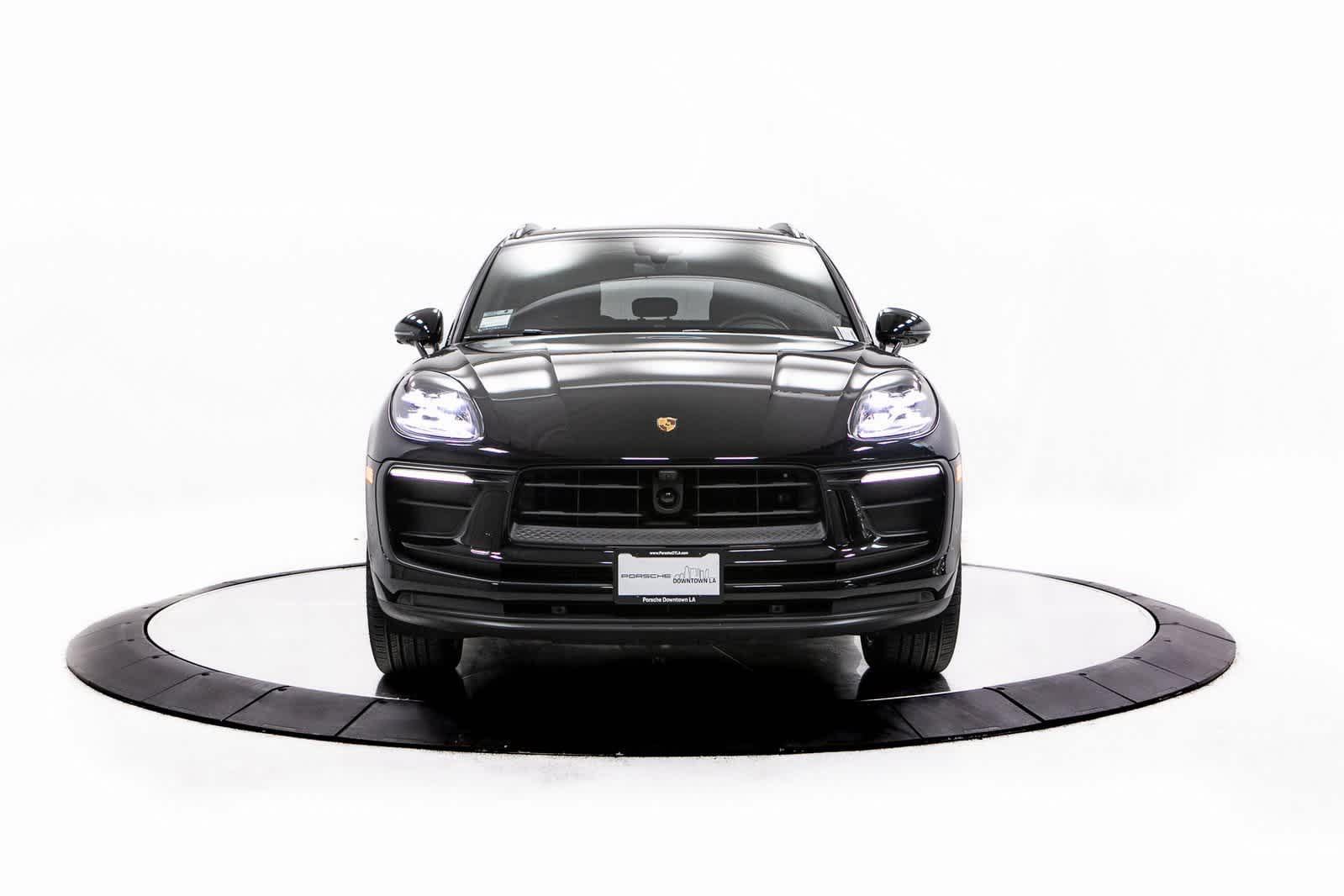 Thumbnail: 2025 Porsche Macan - 10