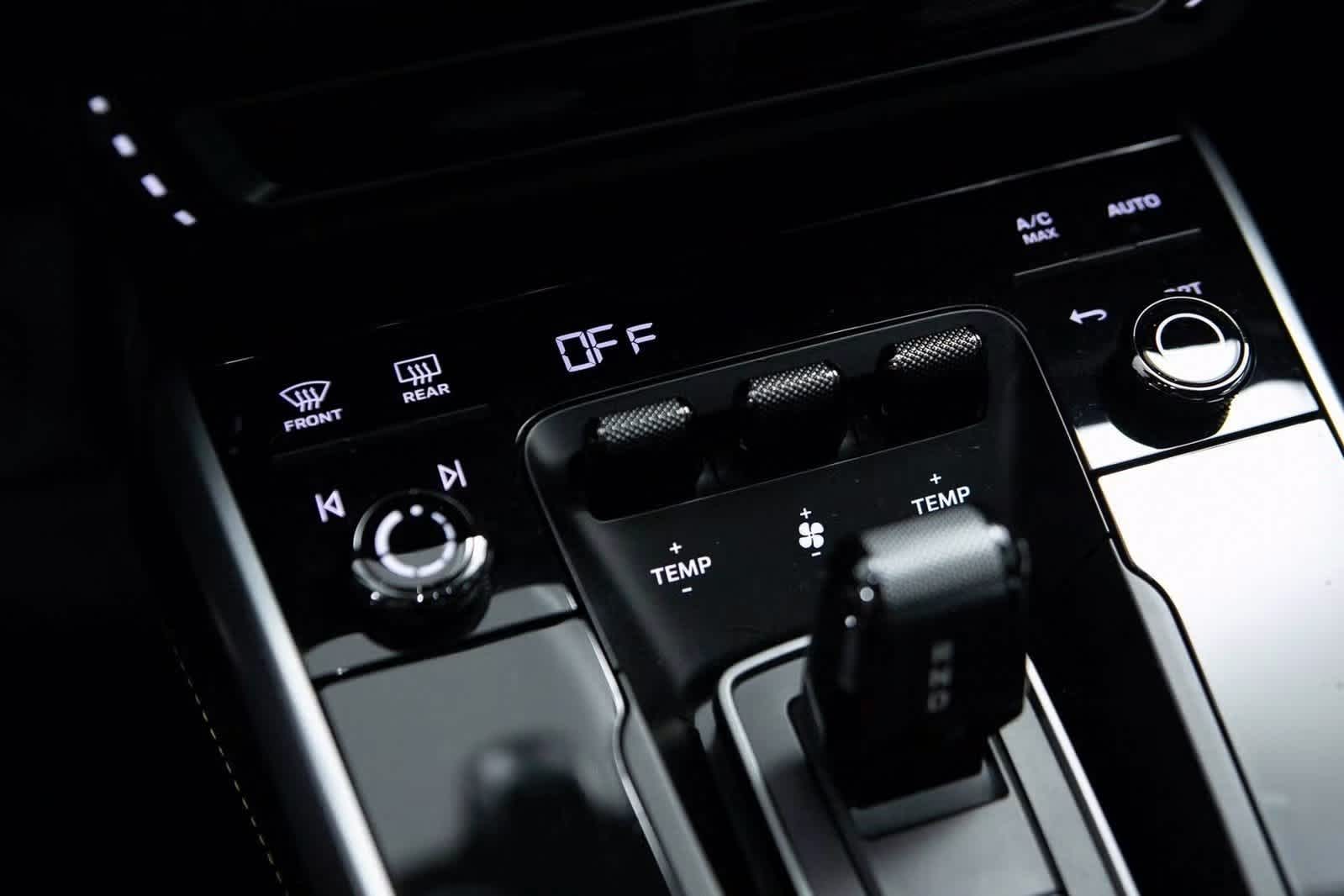 Thumbnail: 2023 Porsche 911 - 23