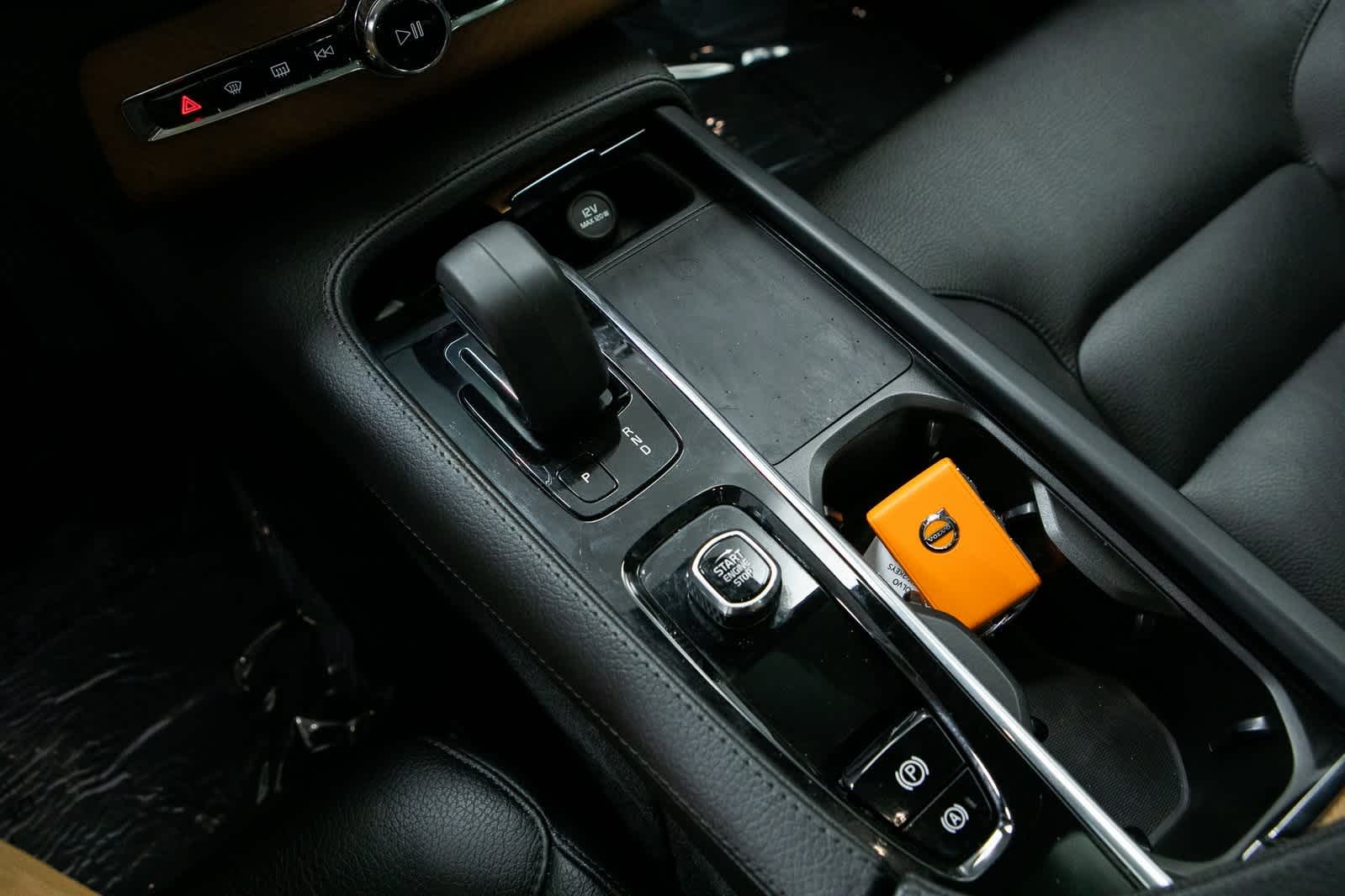 Thumbnail: 2022 Volvo XC90 - 23