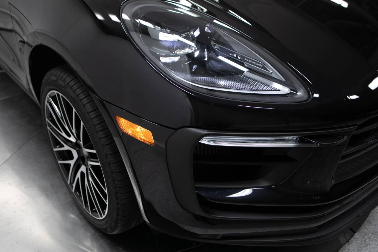 Thumbnail: 2026 Porsche Macan - 12