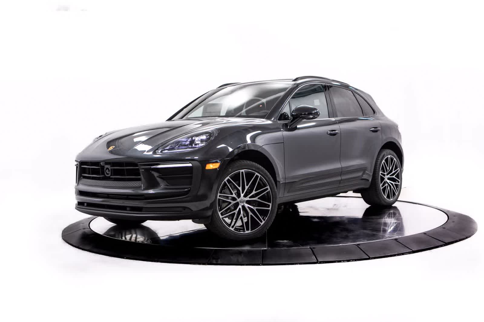 Thumbnail: 2026 Porsche Macan - 1