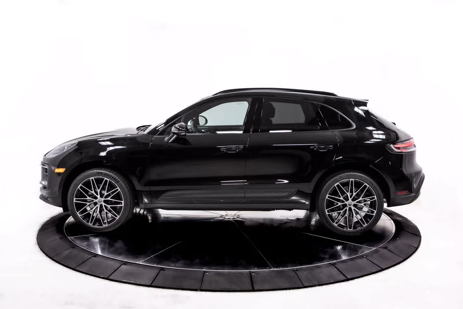 Thumbnail: 2026 Porsche Macan - 2