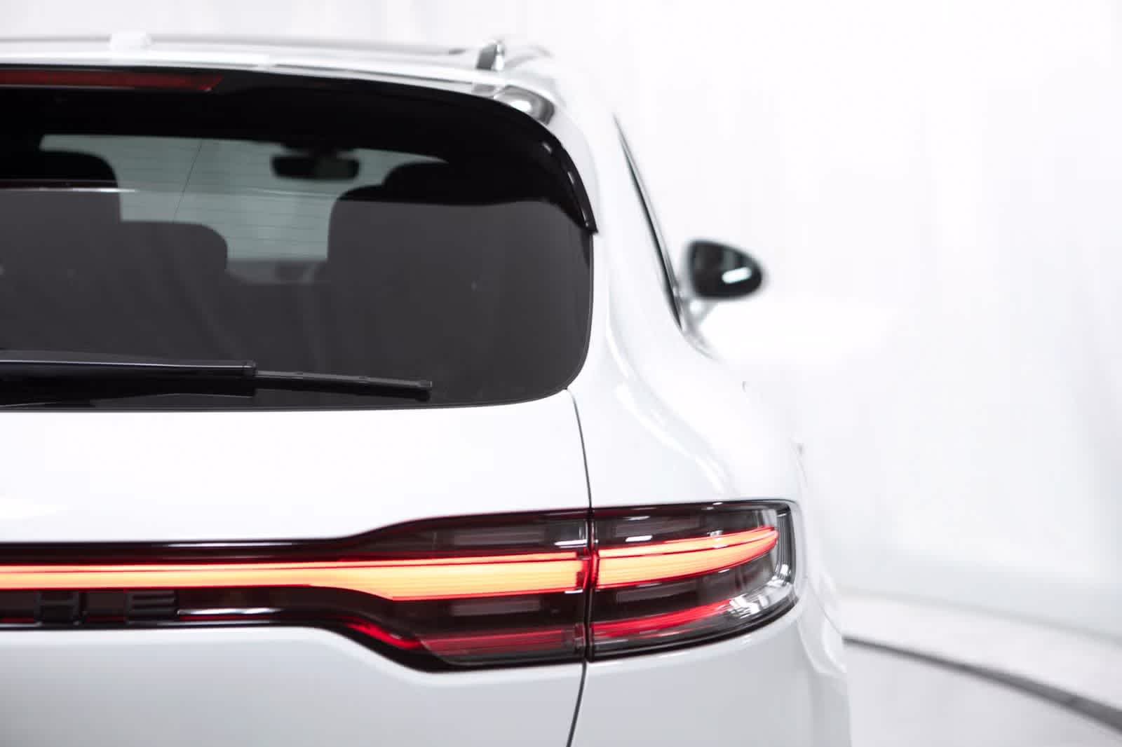 Thumbnail: 2026 Porsche Macan - 21