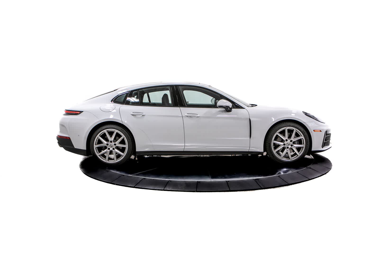 Thumbnail: 2024 Porsche Panamera - 8
