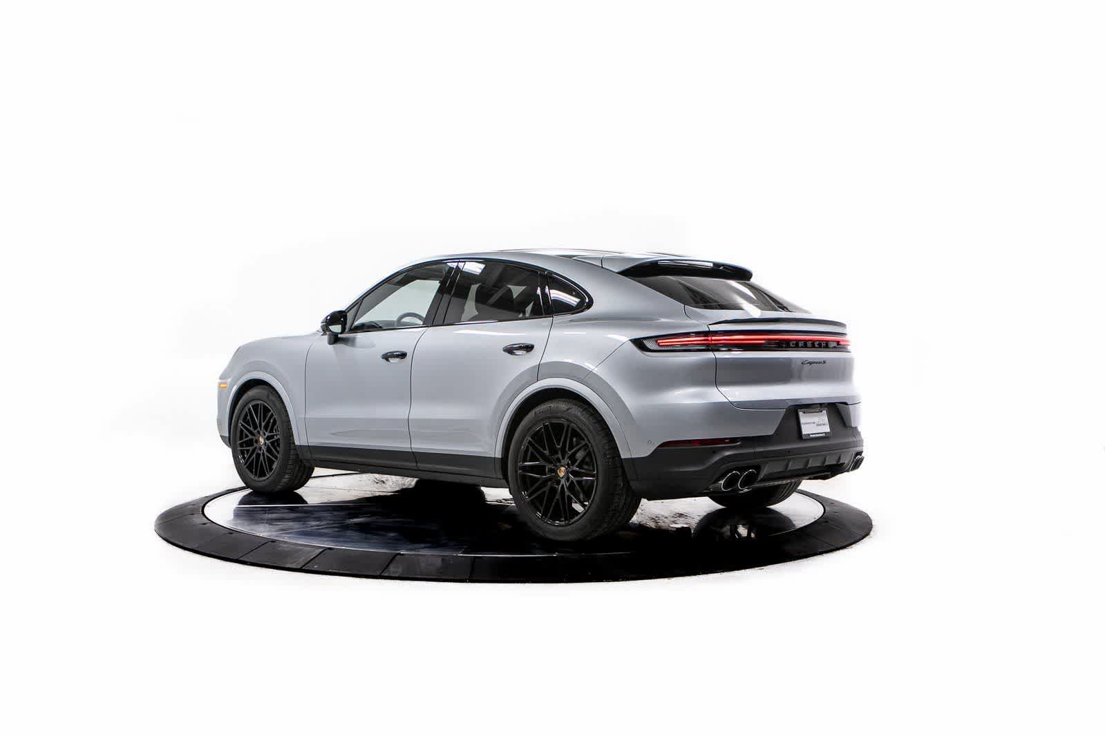Thumbnail: 2025 Porsche Cayenne - 3