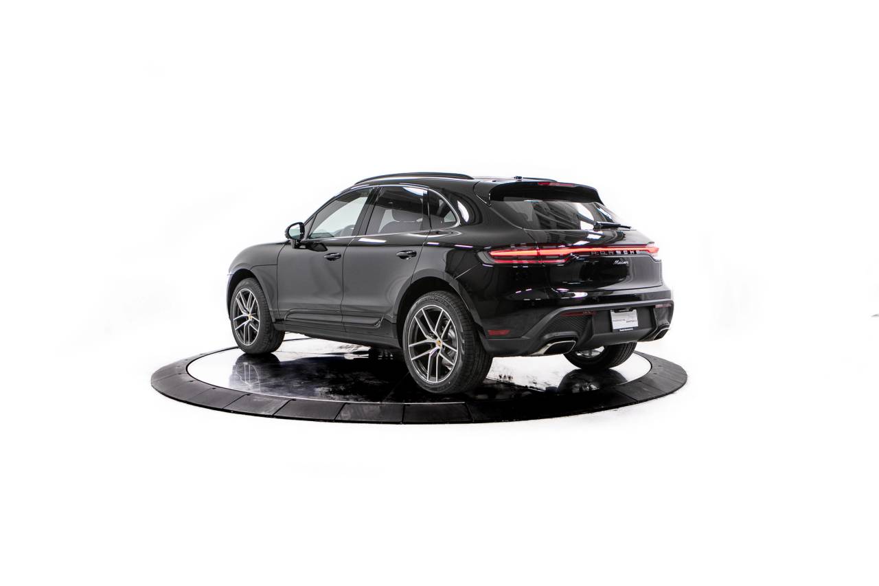 Thumbnail: 2026 Porsche Macan - 3