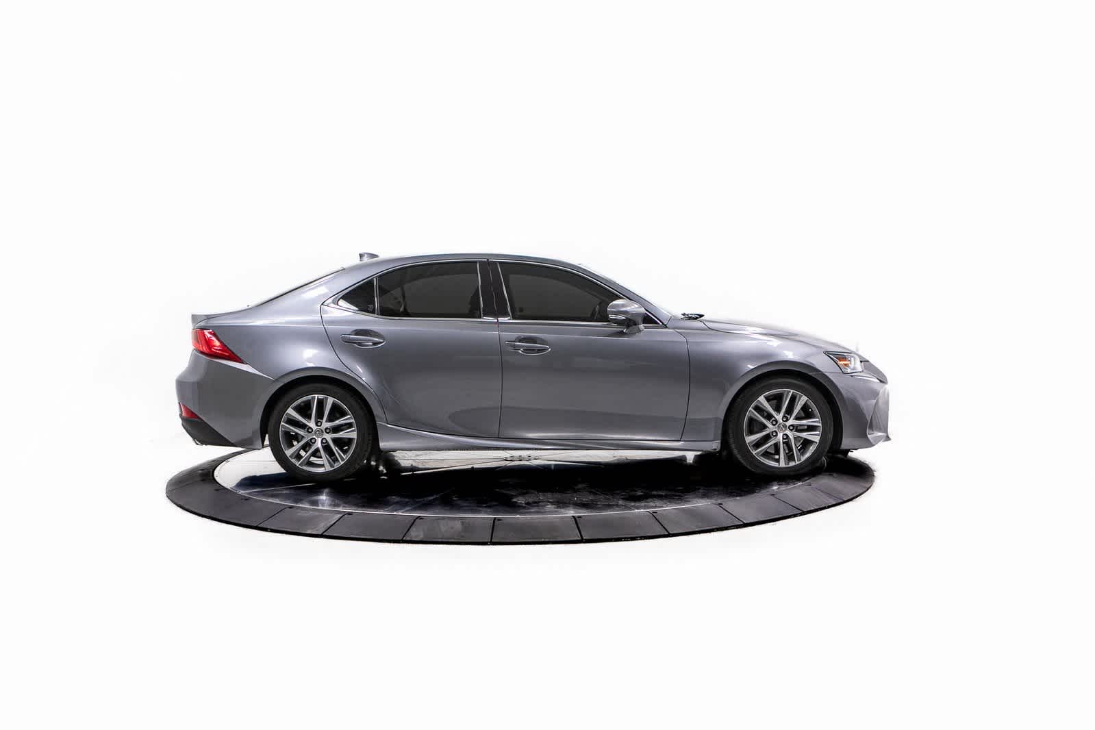 Thumbnail: 2019 Lexus IS - 8