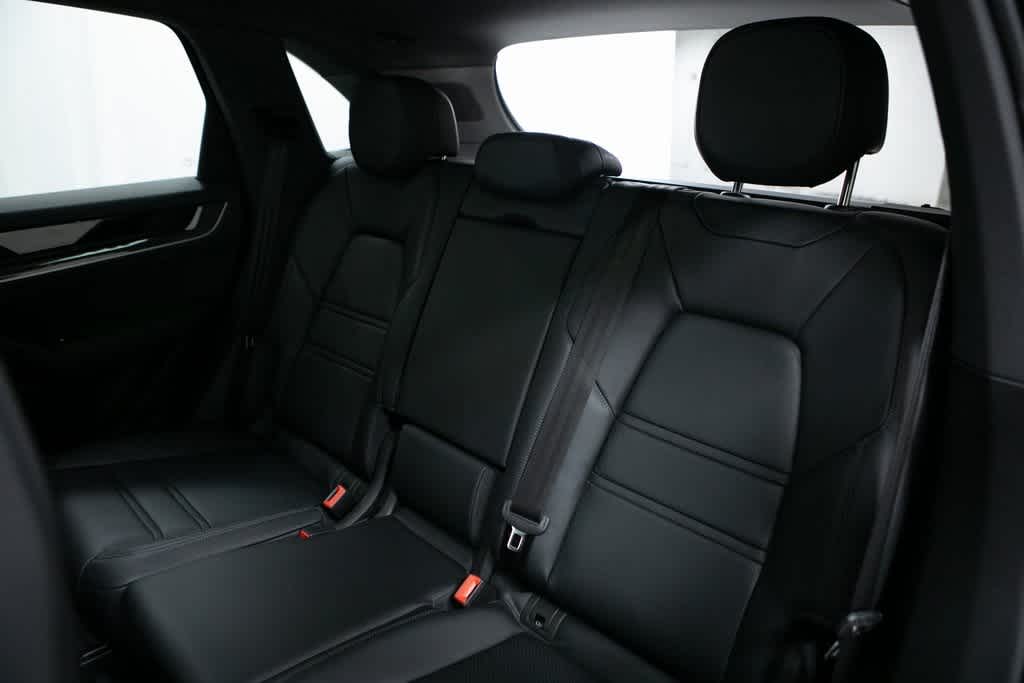 Thumbnail: 2024 Porsche Cayenne - 40