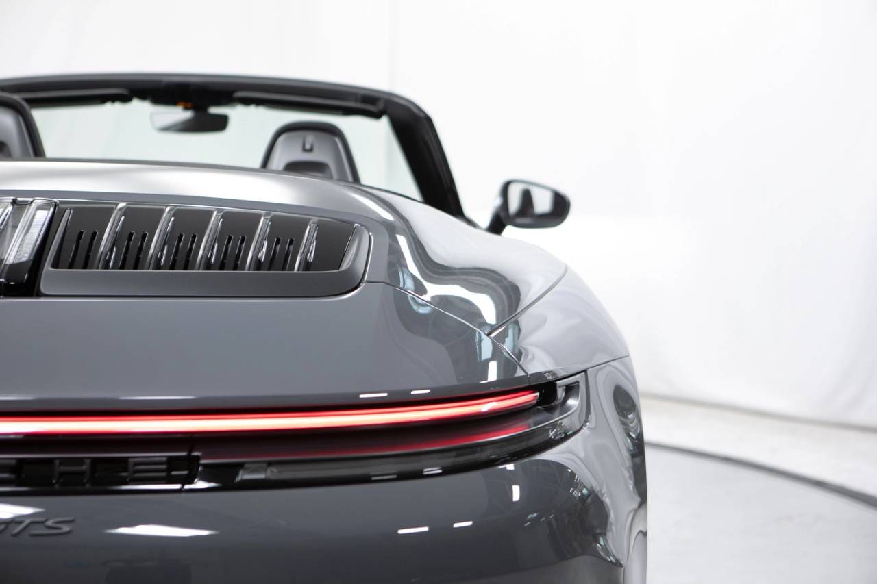 Thumbnail: 2026 Porsche 911 - 18