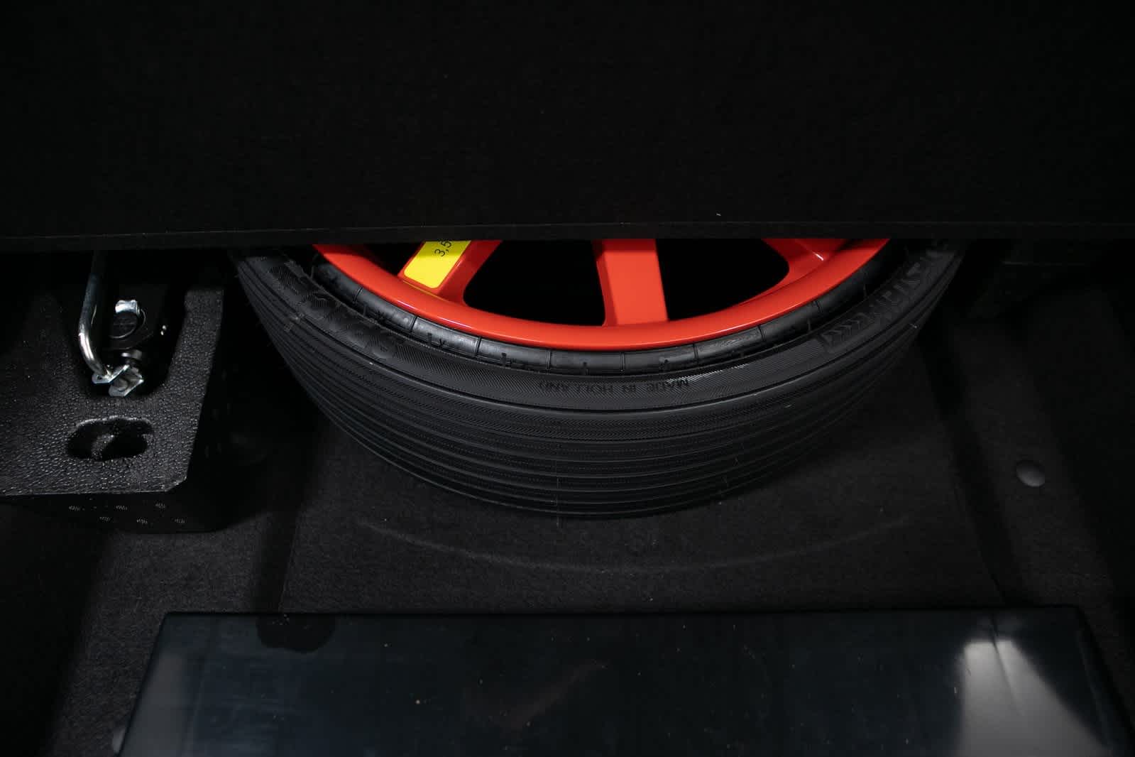 Thumbnail: 2025 Porsche Macan - 33