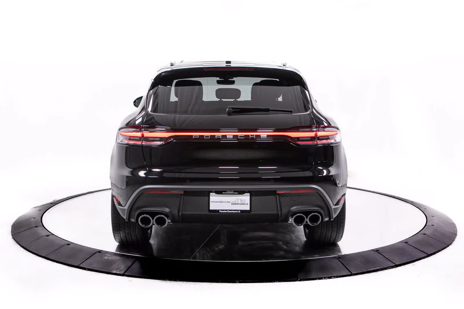 Thumbnail: 2026 Porsche Macan - 5