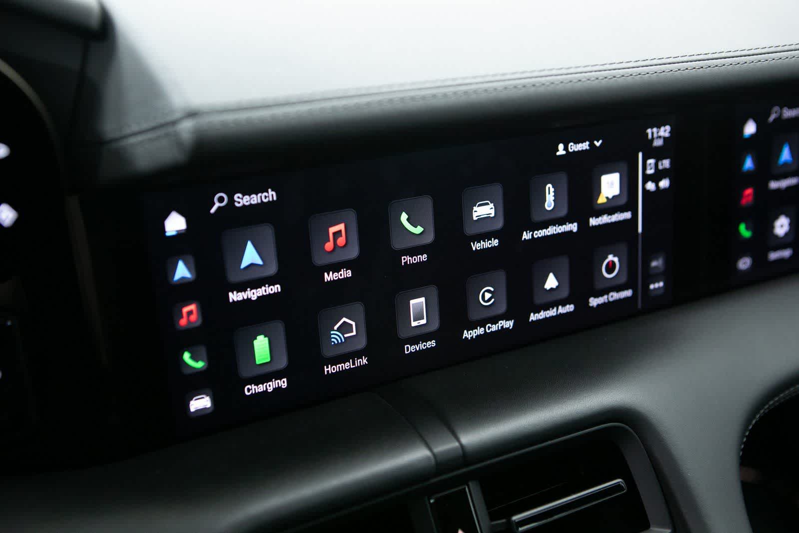 Thumbnail: 2022 Porsche Taycan - 15