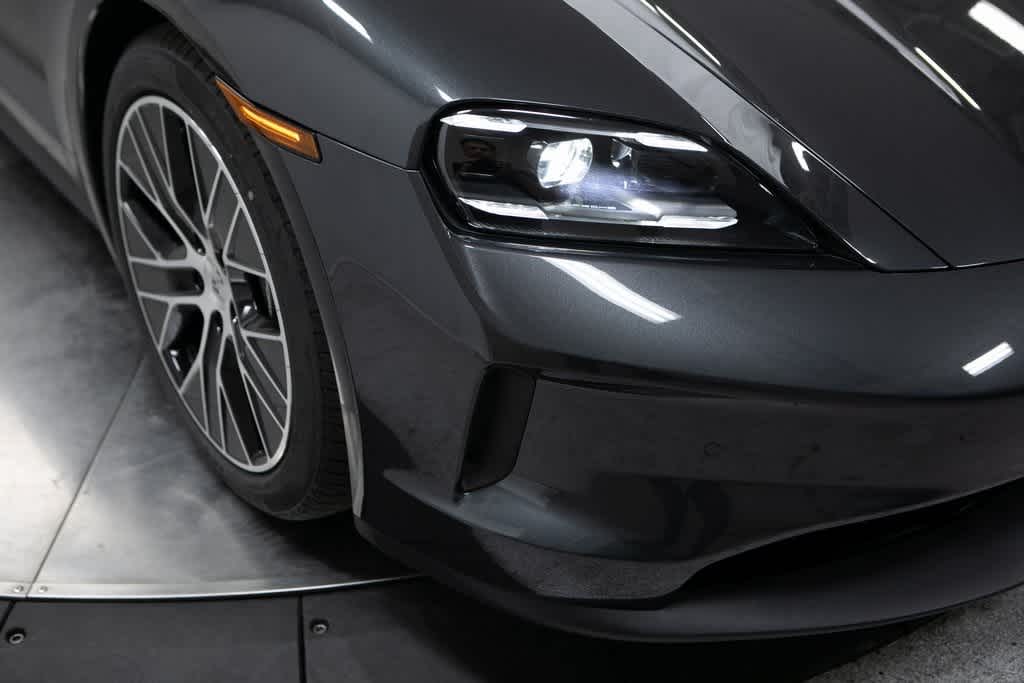 Thumbnail: 2025 Porsche Taycan - 12