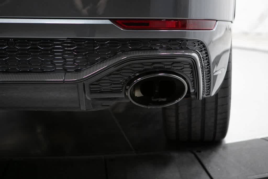 Thumbnail: 2023 Audi RS Q8 - 31