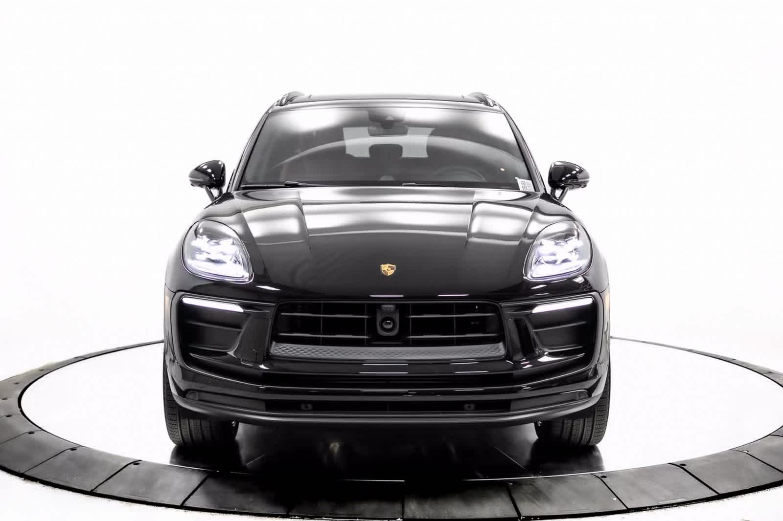Thumbnail: 2025 Porsche Macan - 10