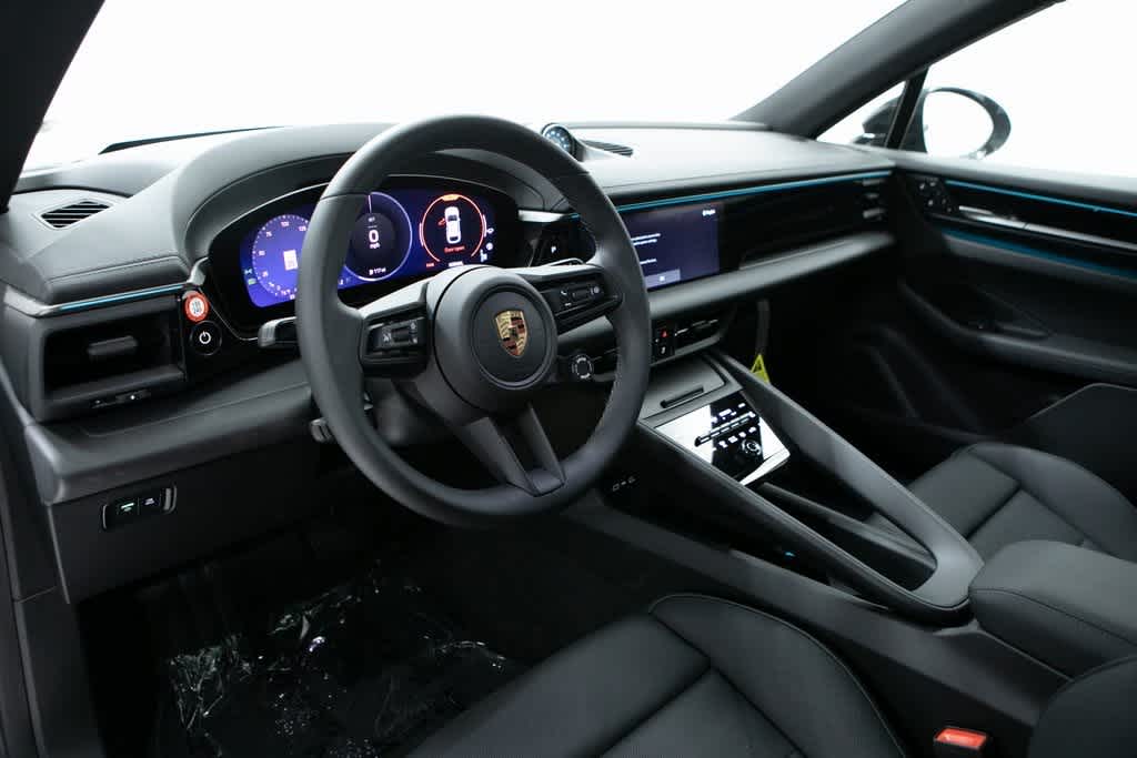 Thumbnail: 2025 Porsche Macan - 4