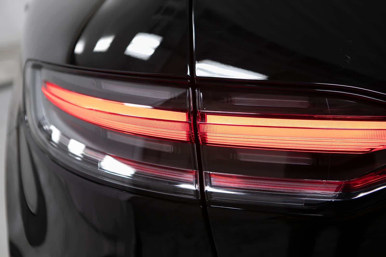 Thumbnail: 2026 Porsche Macan - 18