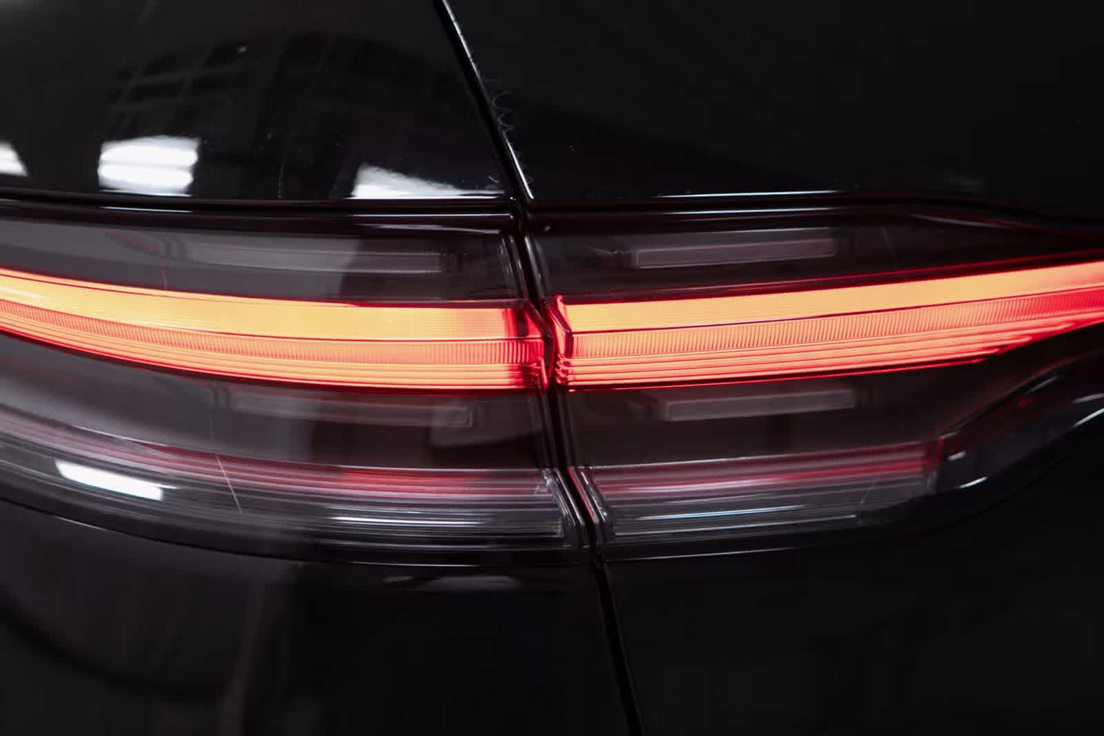 Thumbnail: 2026 Porsche Macan - 19